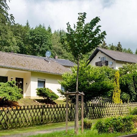 Idyllic Bungalow In Feusdorf With Forest View المظهر الخارجي الصورة