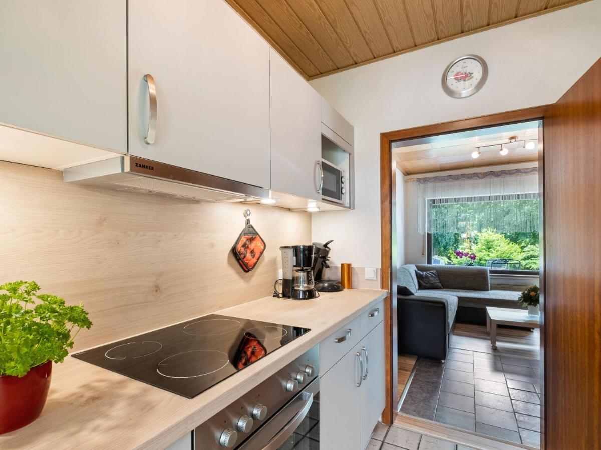 Idyllic Bungalow In Feusdorf With Forest View الغرفة الصورة