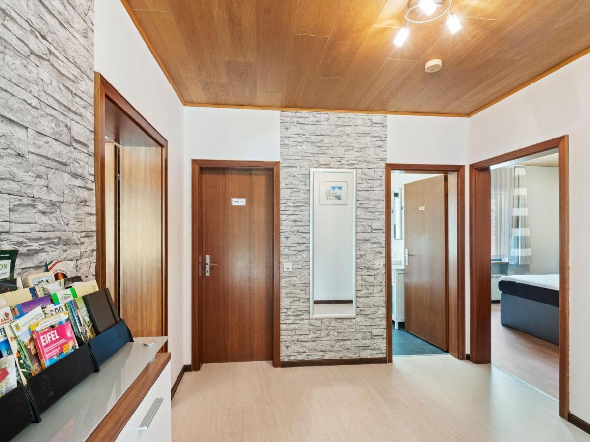 Idyllic Bungalow In Feusdorf With Forest View الغرفة الصورة
