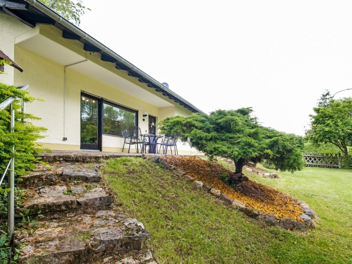 Idyllic Bungalow In Feusdorf With Forest View الغرفة الصورة
