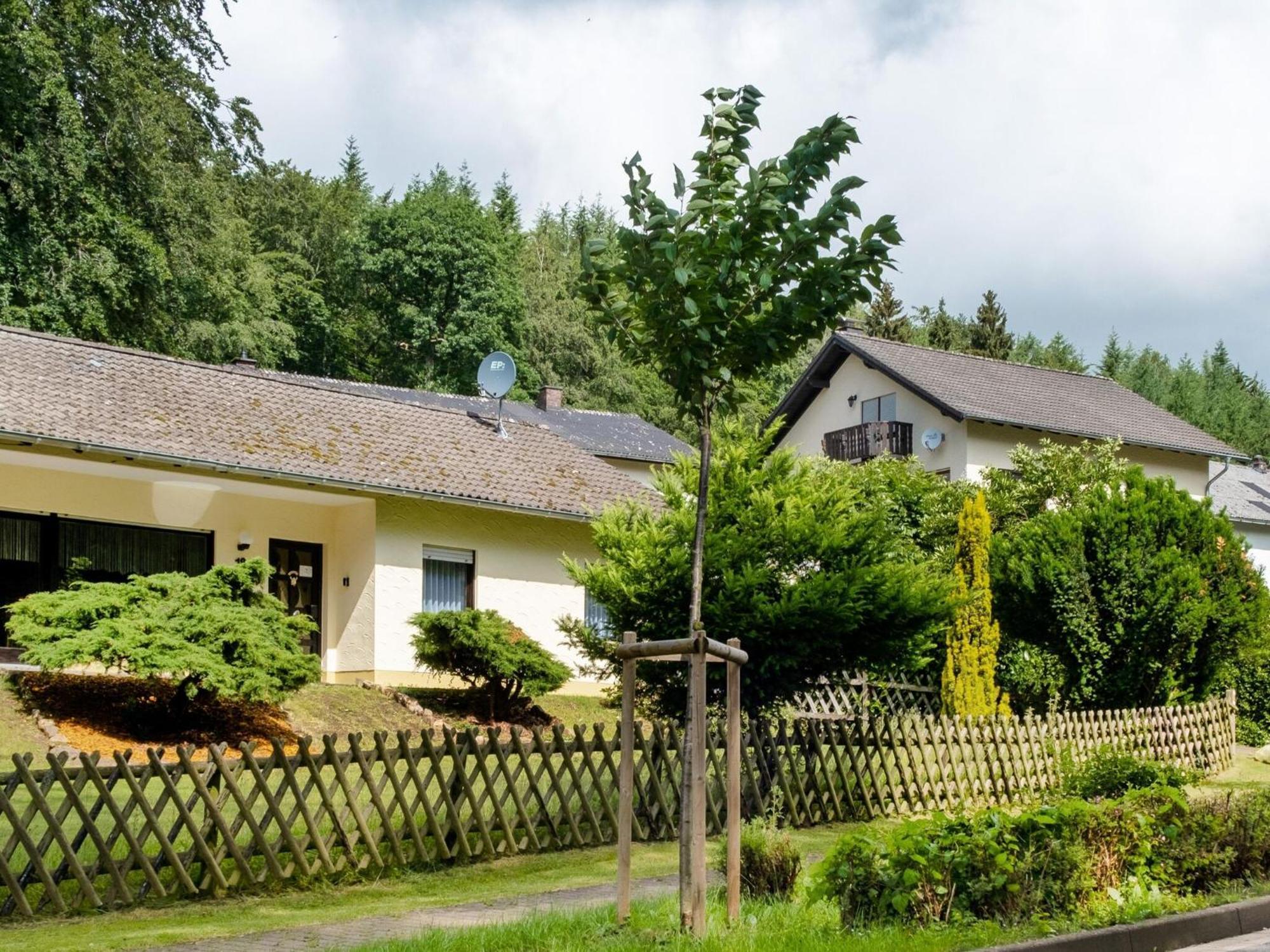 Idyllic Bungalow In Feusdorf With Forest View المظهر الخارجي الصورة